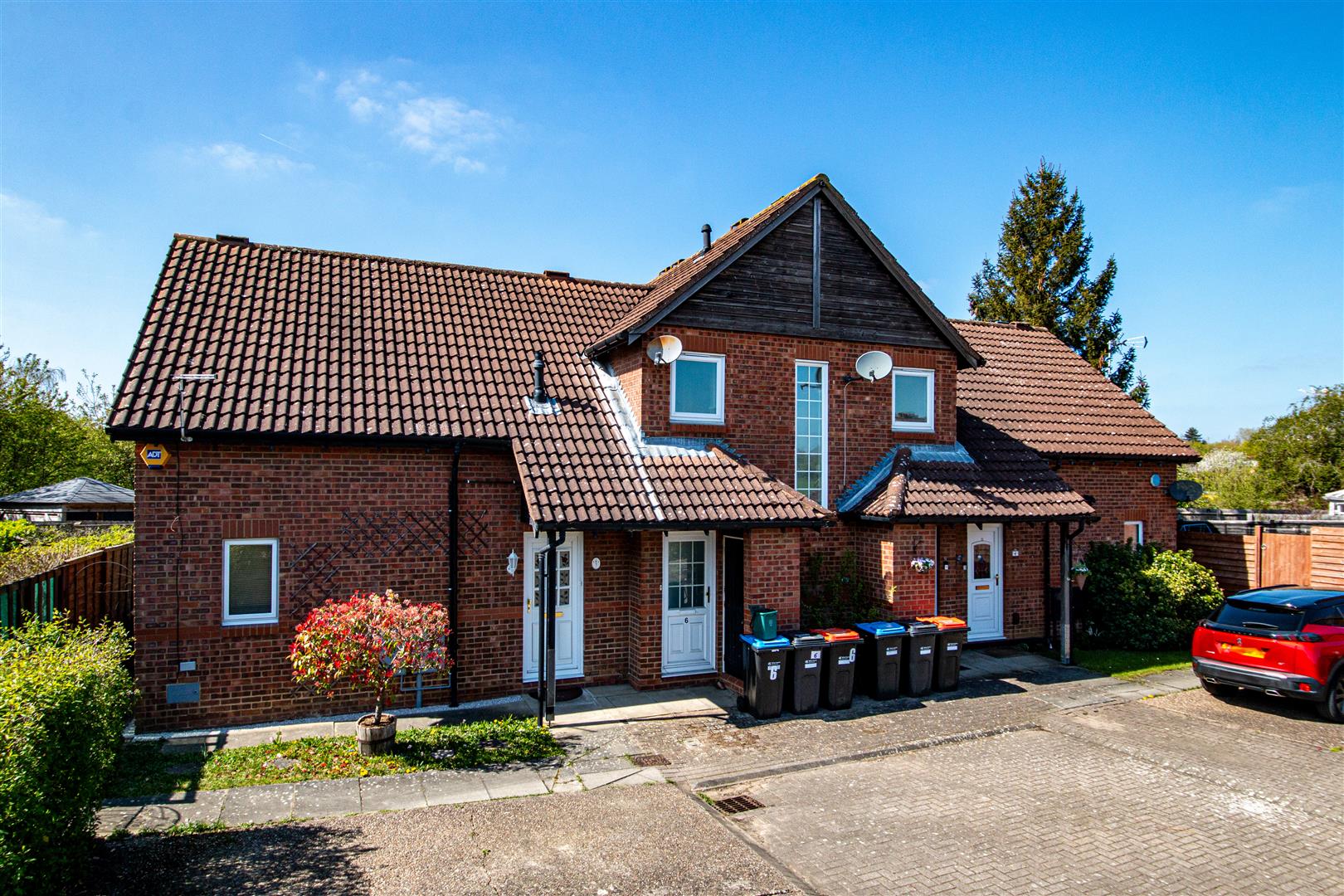 1 bed property in Caraway Close, Walnut Tree
